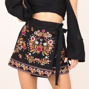 ZARA floral embroidered skort